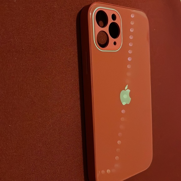 Iphone 11 pro case - Picture 2 of 5